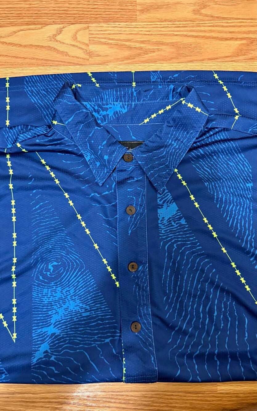 Sig Zane Designs Ulu Barbed Wire Topography 3/4 Button Short Sleeve Polo 2XL
